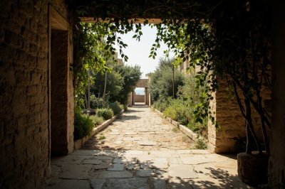 AI-generated travel thumbnail for Haoud El Hamra