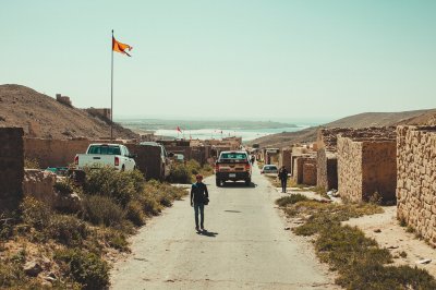 AI-generated travel thumbnail for Ḩātim