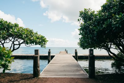AI-generated travel thumbnail for Hawaiian Ocean View