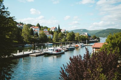 AI-generated travel thumbnail for Hemnesberget