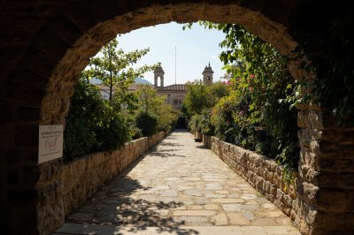 AI-generated travel thumbnail for Herguijuela del Campo