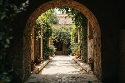 AI-generated travel thumbnail for Herguijuela