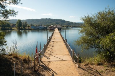 AI-generated travel thumbnail for Hermoso Campo