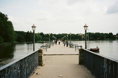 AI-generated travel thumbnail for Héry