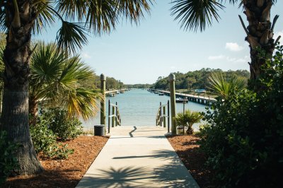 AI-generated travel thumbnail for Hilton Head