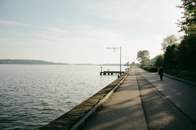 AI-generated travel thumbnail for Hinte