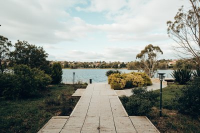 AI-generated travel thumbnail for Holder