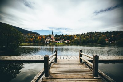 AI-generated travel thumbnail for Hopferau