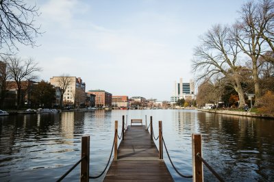 AI-generated travel thumbnail for Hudson