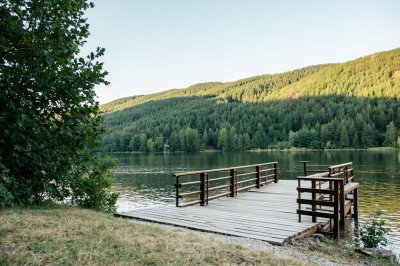 AI-generated travel thumbnail for Hurezani