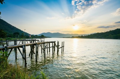AI-generated travel thumbnail for Huyện Quỳnh Lưu