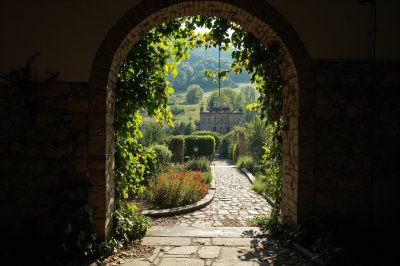 AI-generated travel thumbnail for Ibănești-Pădure