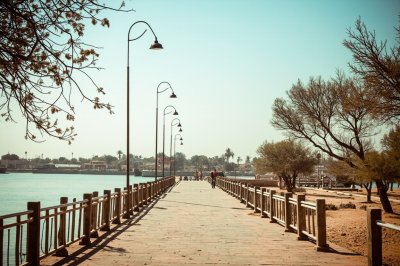 AI-generated travel thumbnail for Ibshawāy