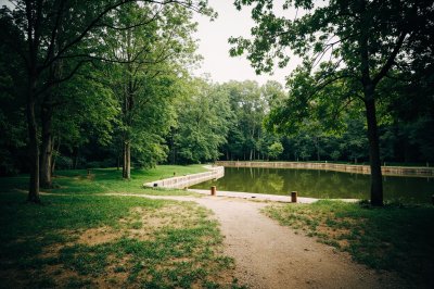 AI-generated travel thumbnail for Inău
