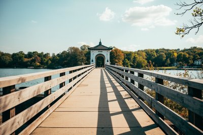 AI-generated travel thumbnail for Indianola