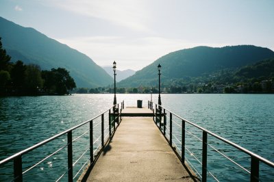 AI-generated travel thumbnail for Introzzo