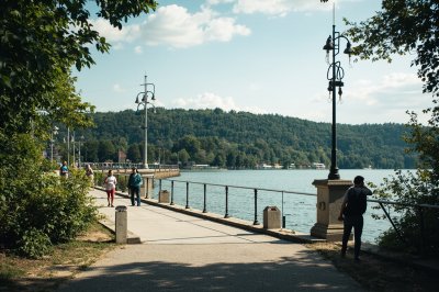 AI-generated travel thumbnail for Ipotești