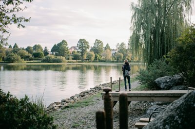 AI-generated travel thumbnail for Izurtza