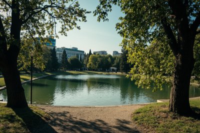 AI-generated travel thumbnail for Izyumovka