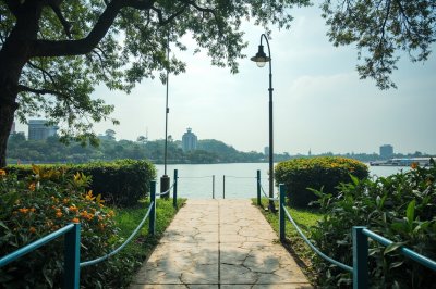 AI-generated travel thumbnail for Jakarta Timur