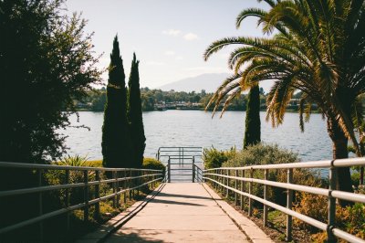 AI-generated travel thumbnail for Jardines de la Silla