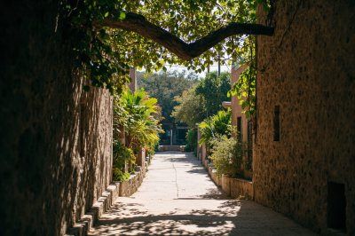 AI-generated travel thumbnail for Jesús del Monte