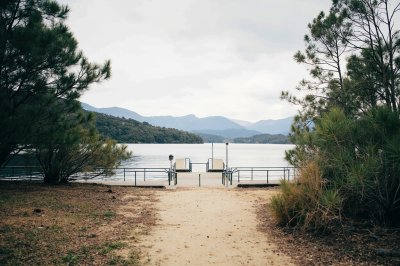 AI-generated travel thumbnail for Jindabyne