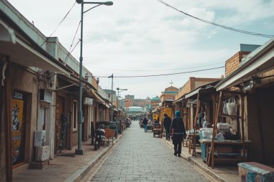 AI-generated travel thumbnail for Jizzax