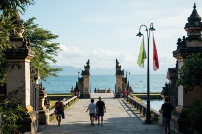 AI-generated travel thumbnail for Kabupaten Buleleng