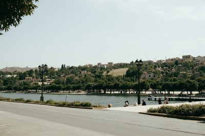 AI-generated travel thumbnail for Kahnuj