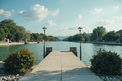 AI-generated travel thumbnail for Kalenderovci Donji