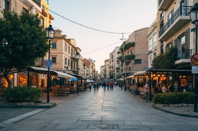 AI-generated travel thumbnail for Kamëz