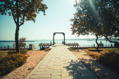 AI-generated travel thumbnail for Kandla