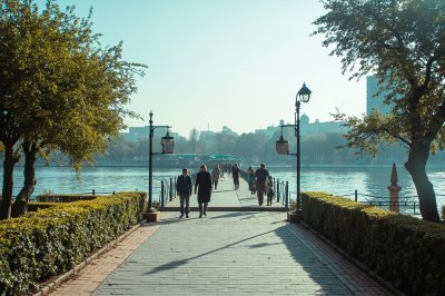 AI-generated travel thumbnail for Karaj
