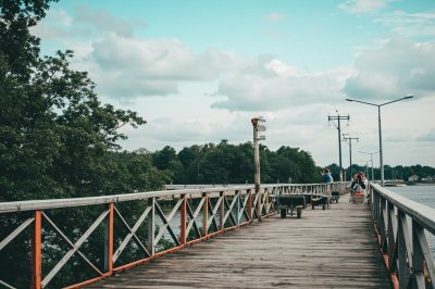 AI-generated travel thumbnail for Karolino-Buhaz