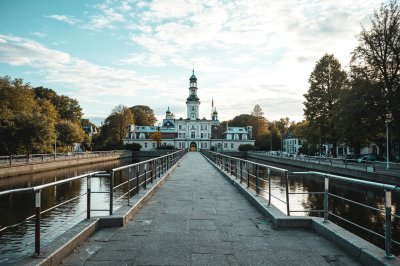 AI-generated travel thumbnail for Kayhude