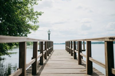 AI-generated travel thumbnail for Kearney County