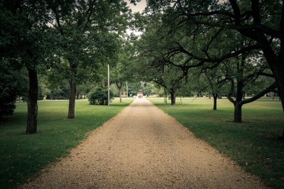 AI-generated travel thumbnail for Kempner