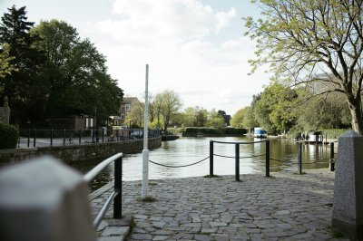 AI-generated travel thumbnail for Kent