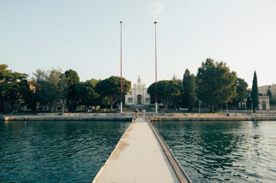 AI-generated travel thumbnail for Kerchens'ka Mis'ka Rada