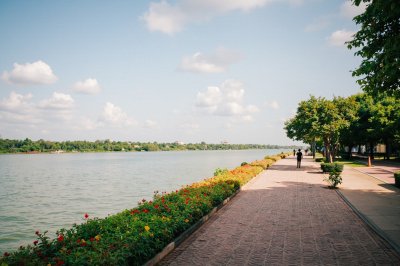AI-generated travel thumbnail for Khan Russey Keo