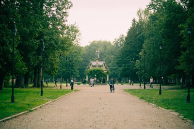 AI-generated travel thumbnail for Khvalovo