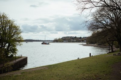 AI-generated travel thumbnail for Kilcoole