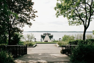 AI-generated travel thumbnail for Kings Point