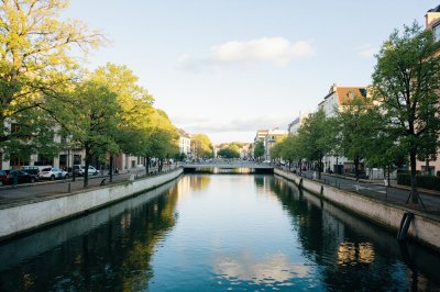 AI-generated travel thumbnail for Kloten / Rütlen