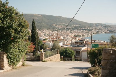 AI-generated travel thumbnail for Komotiní