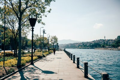 AI-generated travel thumbnail for Konak