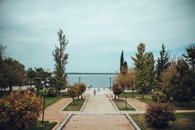 AI-generated travel thumbnail for Koreiz