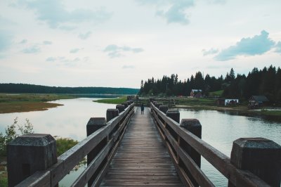 AI-generated travel thumbnail for Kostomłoty Pierwsze