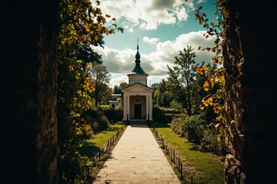 AI-generated travel thumbnail for Krasnyy Yar